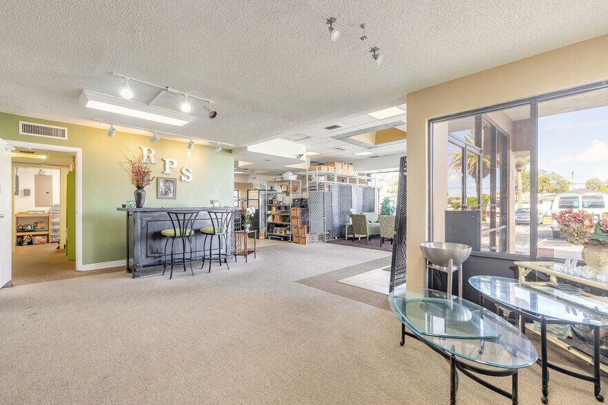 More Photos Of 258 Riverside Dr, Daytona Beach Storefront Retail Office For Sale