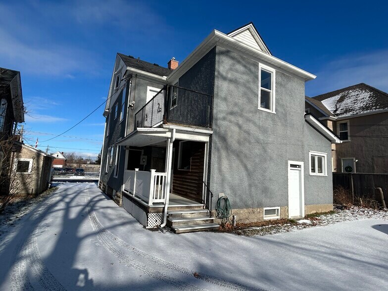 More Photos Of 187 Division St, Welland Office For Sale