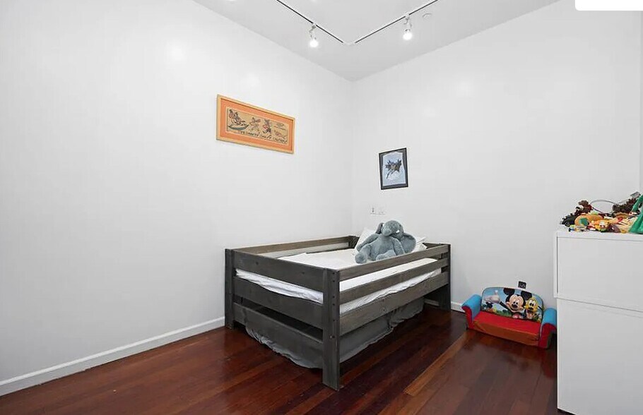 More Photos Of 75 Murray St, New York Office Residential For Sale