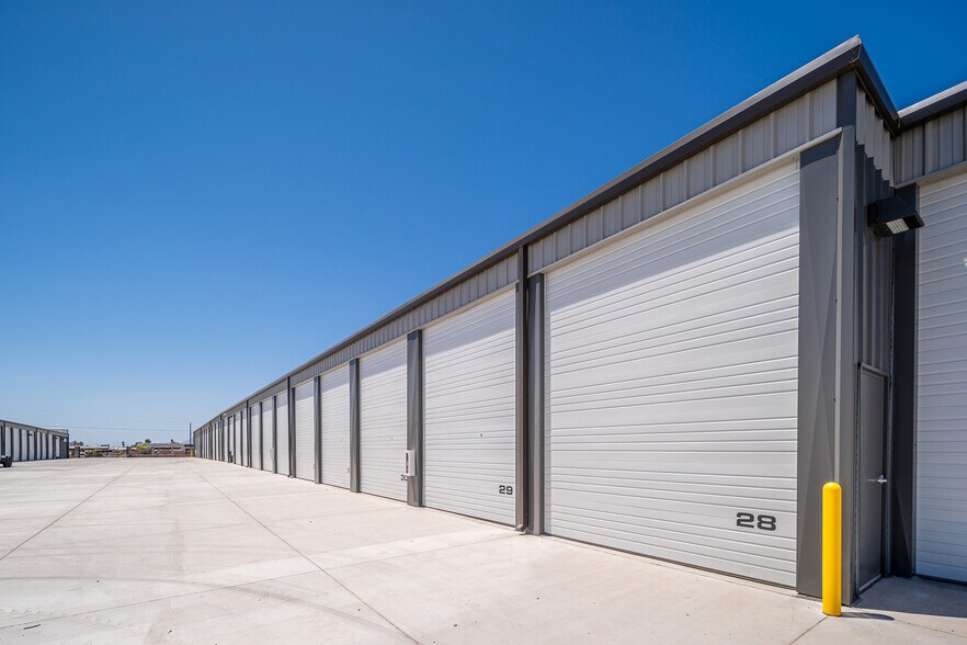 More Photos Of 6123 N 55th Ave, Glendale Self Storage For Sale