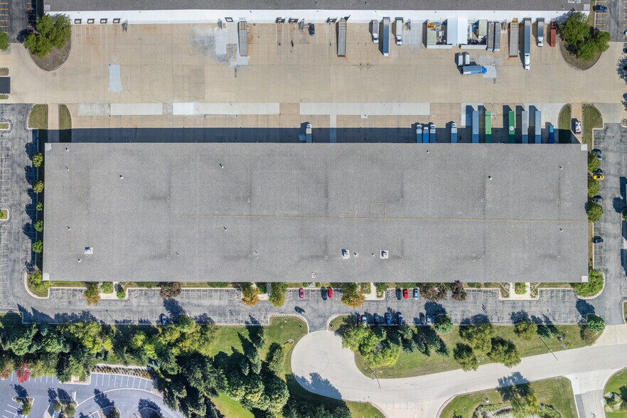 More Photos Of 3540-3630 Amhurst Pky, Waukegan Manufacturing For Lease