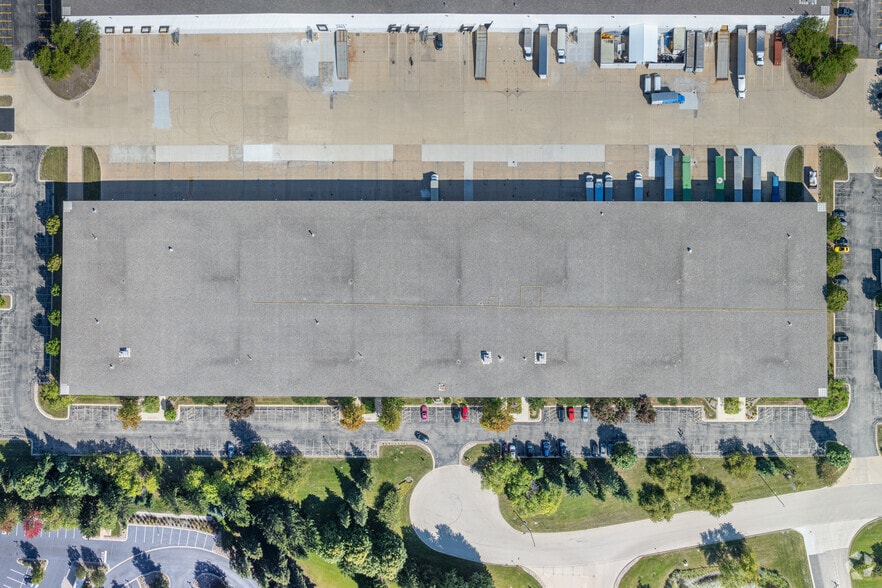 More Photos Of 3540-3630 Amhurst Pky, Waukegan Unknown For Lease