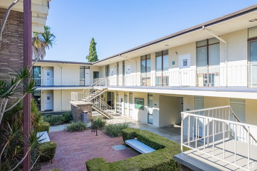 More Photos Of 3840 Woodruff Ave, Long Beach Medical For Lease