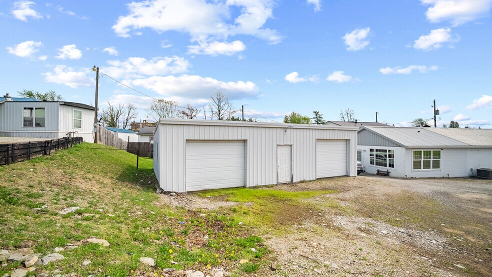 More Photos Of 601 E Main St, West Union Land For Sale