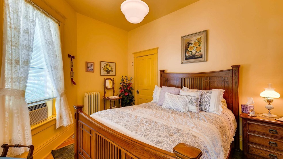 More Photos Of 1305 W 3rd St, Florence Hotel For Sale