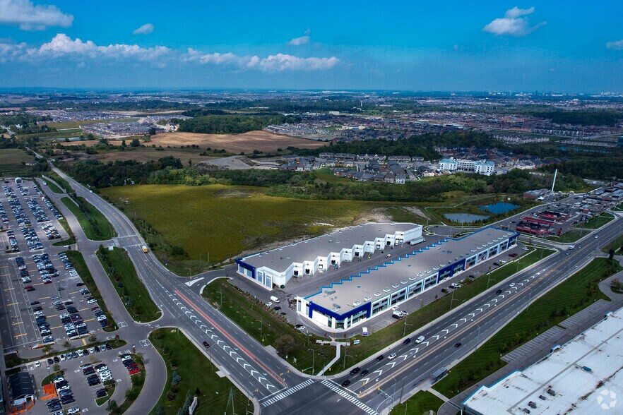 More Photos Of 10 Lightbeam Ter, Brampton Warehouse For Lease