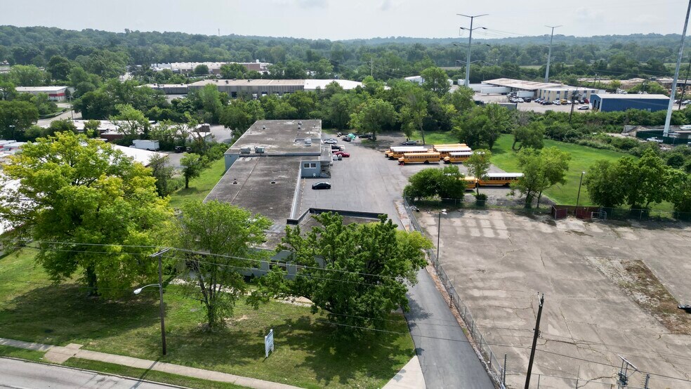 More Photos Of 7820 Reading Rd, Cincinnati Warehouse For Lease