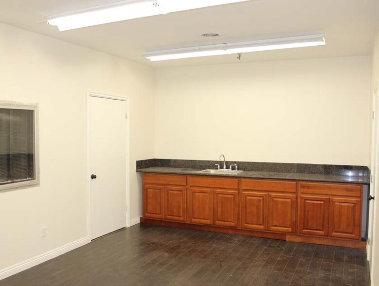 More Photos Of 19808 Normandie Ave, Torrance Manufacturing For Lease