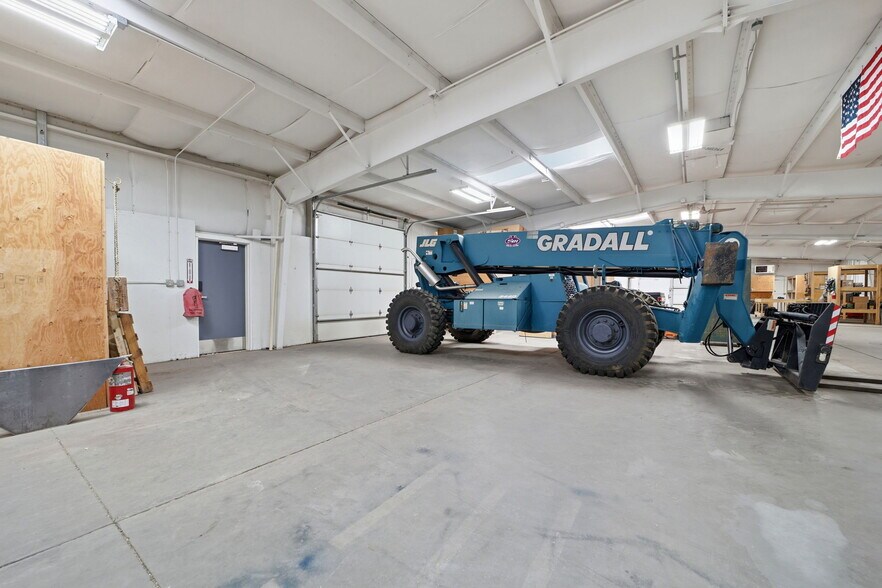 More Photos Of 114 5th St, Fowler Industrial For Sale