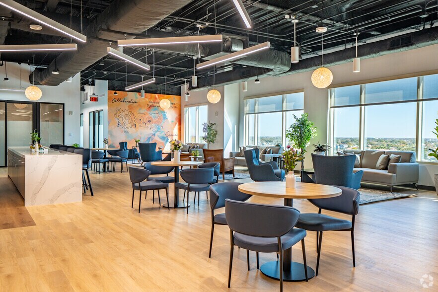 More Photos Of 3031 N Rocky Point Dr W, Tampa Coworking Space
