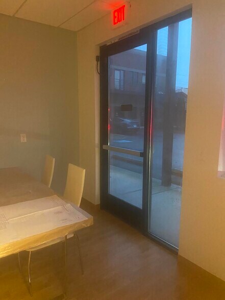 More Photos Of 9975 SW Frewing St, Tigard Office For Lease