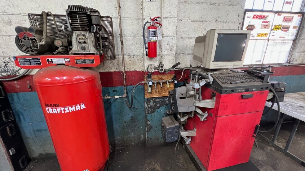 More Photos Of 894 E Little Creek Rd, Norfolk Auto Repair For Sale