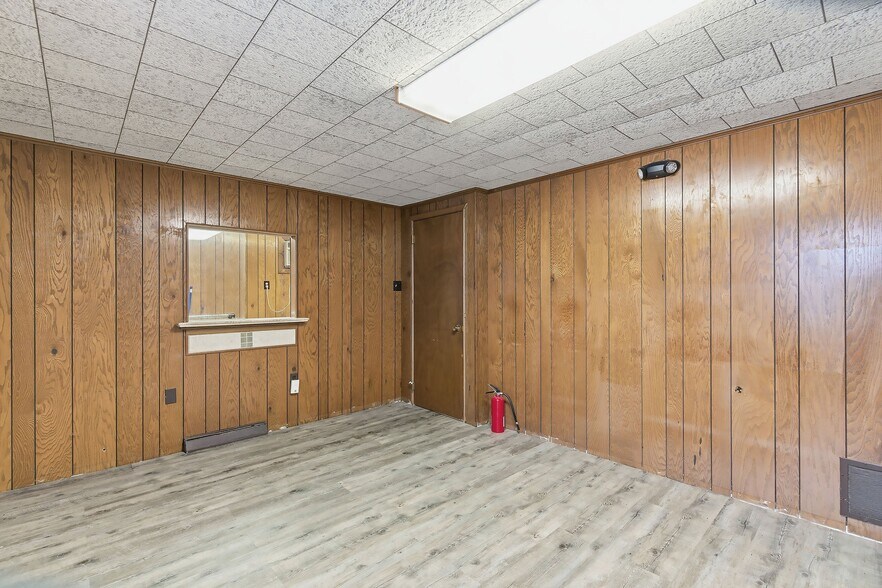 More Photos Of 213 Lacey Rd, Forked River Medical For Sale