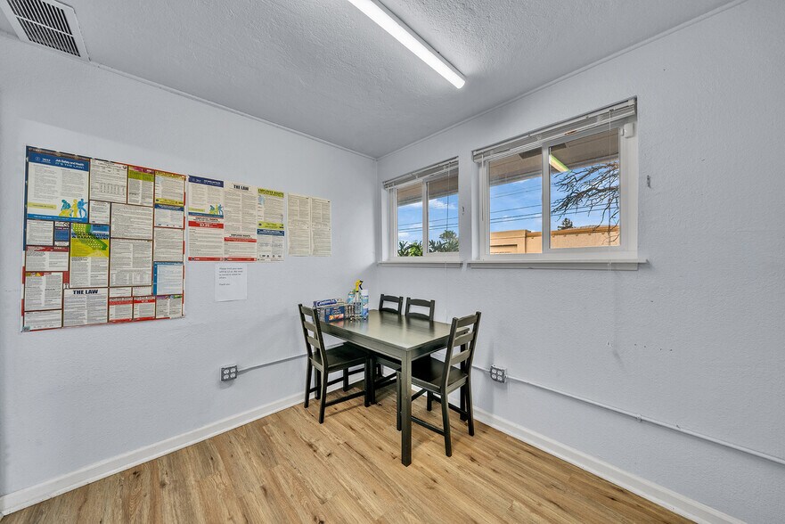 More Photos Of 2820 Broadmoor Ave, Concord Restaurant For Sale