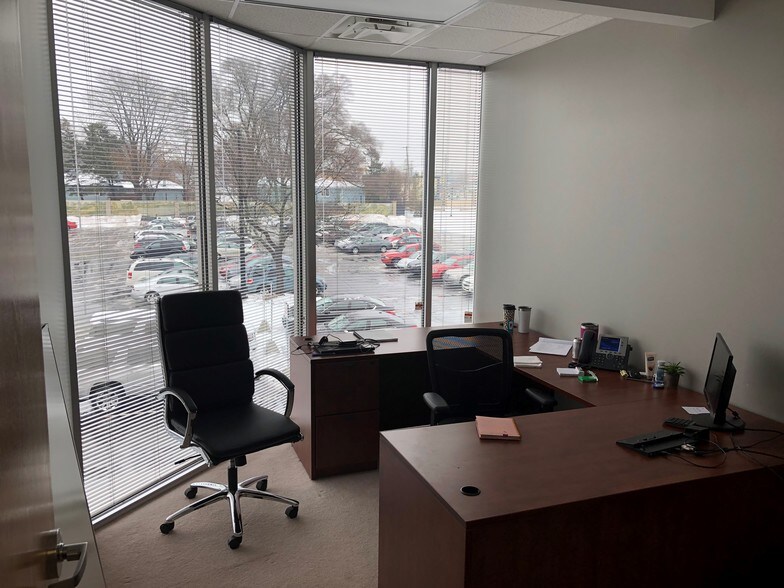 More Photos Of 1001 28th St SW, Wyoming Office For Lease