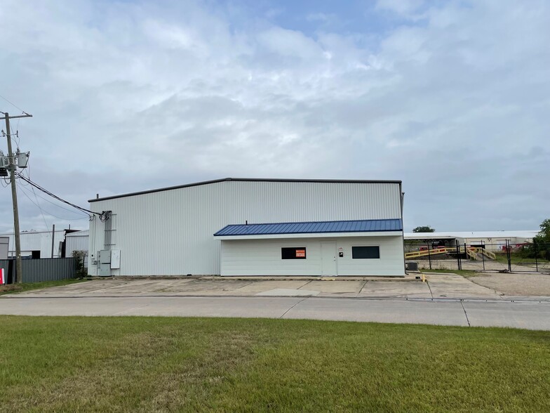 Primary Photo Of 2701 Industrial Ave, Lake Charles Warehouse For Lease