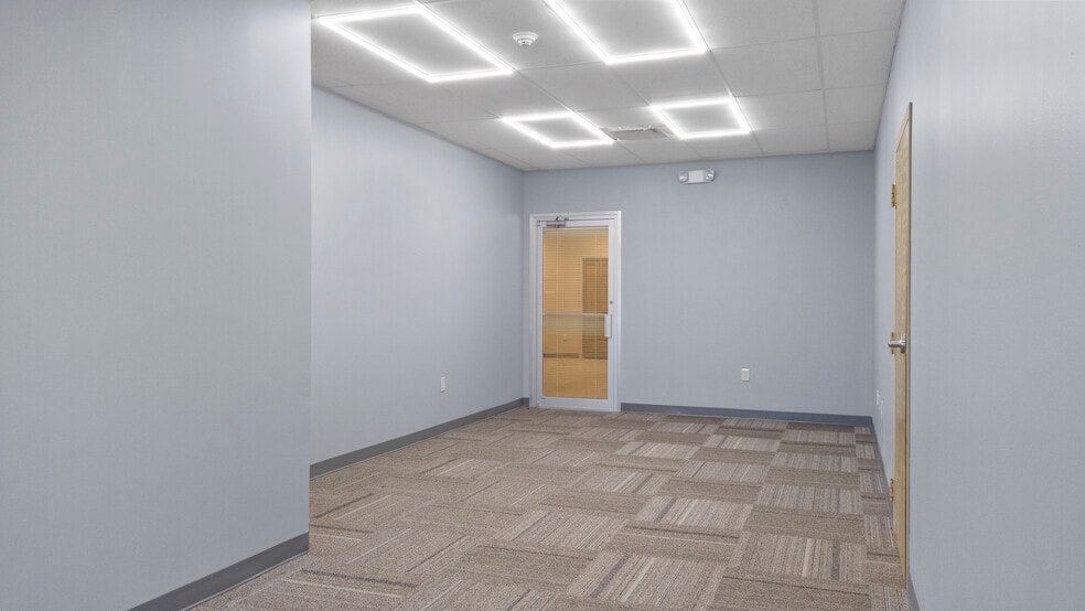 More Photos Of 110 Holiday Dr, Macon-Bibb Medical For Sale