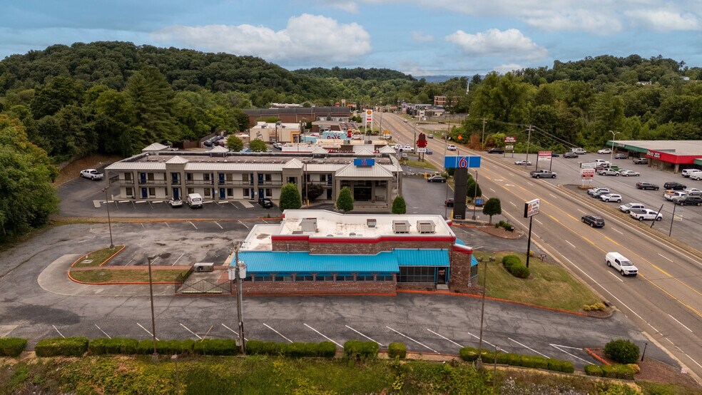 More Photos Of 4250 Fort Henry Dr, Colonial Heights Restaurant For Lease