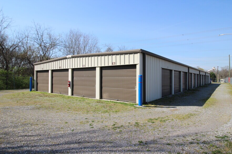 More Photos Of 1915 W Lamar Alexander Pky, Maryville Self Storage For Sale