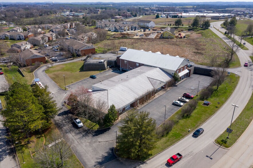 More Photos Of 220 Town Center Pky, Spring Hill Office For Lease