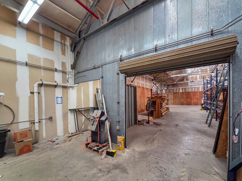 More Photos Of 501 Sumner St, Honolulu Warehouse For Lease