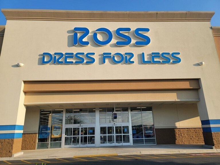 More Photos Of 730 Leonard, Albemarle Unknown For Lease