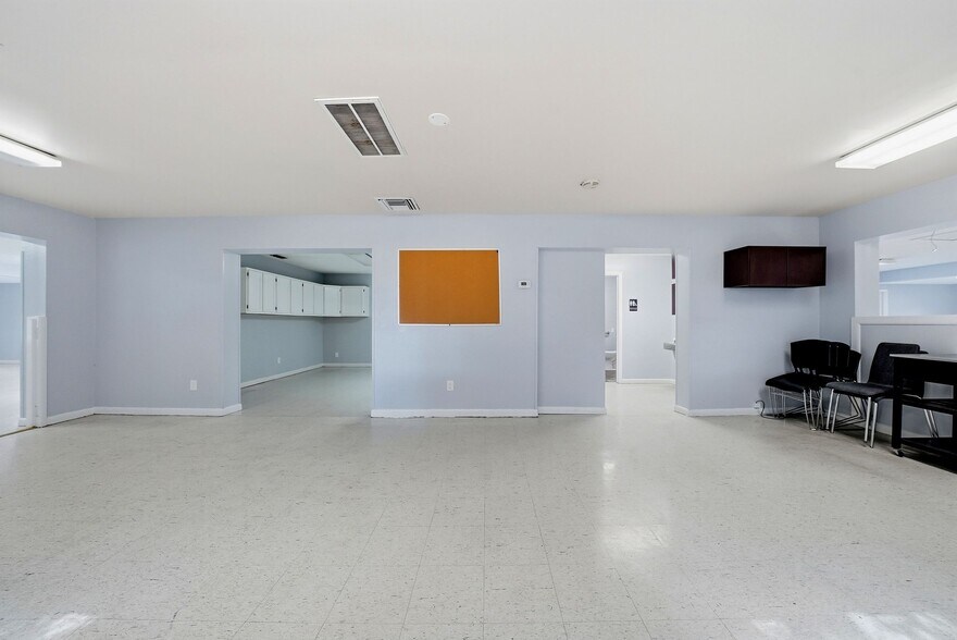 More Photos Of 2886 Whitney Rd, Clearwater Storefront Retail Residential For Sale