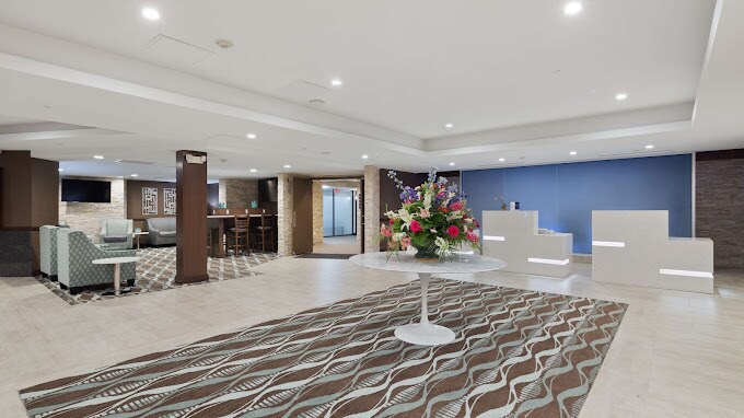 More Photos Of 26555 Telegraph Rd, Southfield Hotel For Sale