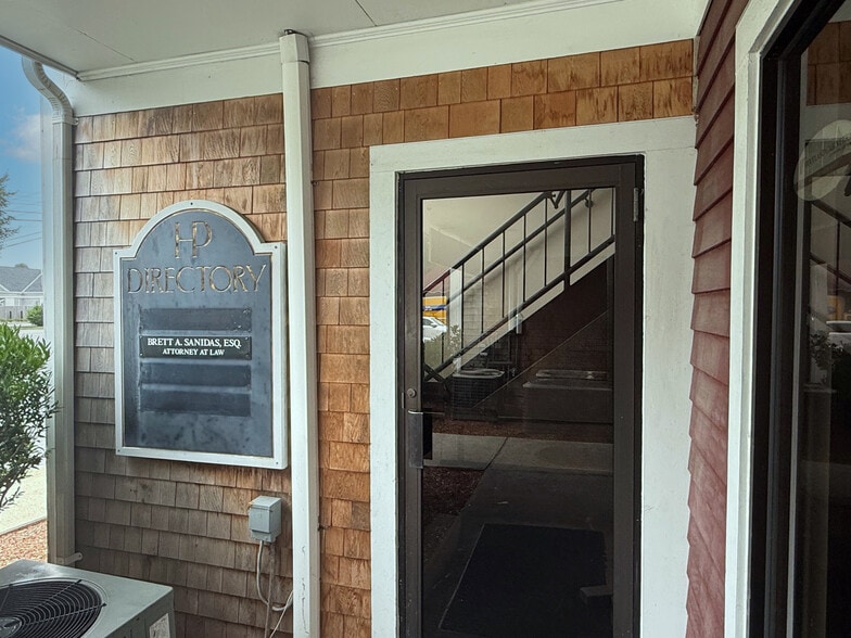More Photos Of 205 Worcester Ct, Falmouth Loft Creative Space For Sale