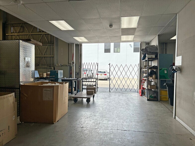 More Photos Of 7915-7919 Ajay Dr, Sun Valley Warehouse For Lease