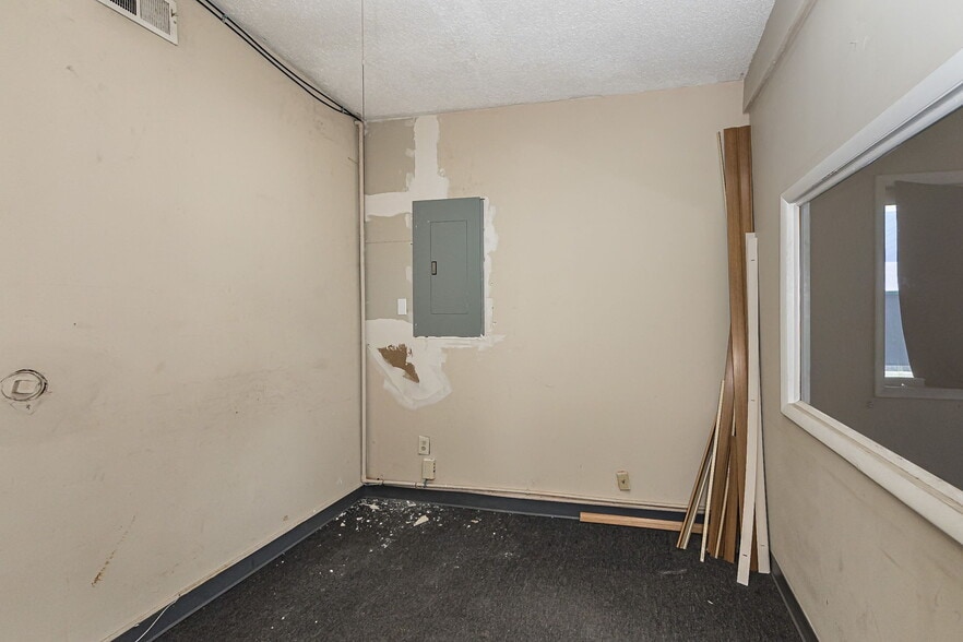 More Photos Of 4516 S St Peters Pky, Saint Charles Auto Dealership For Sale