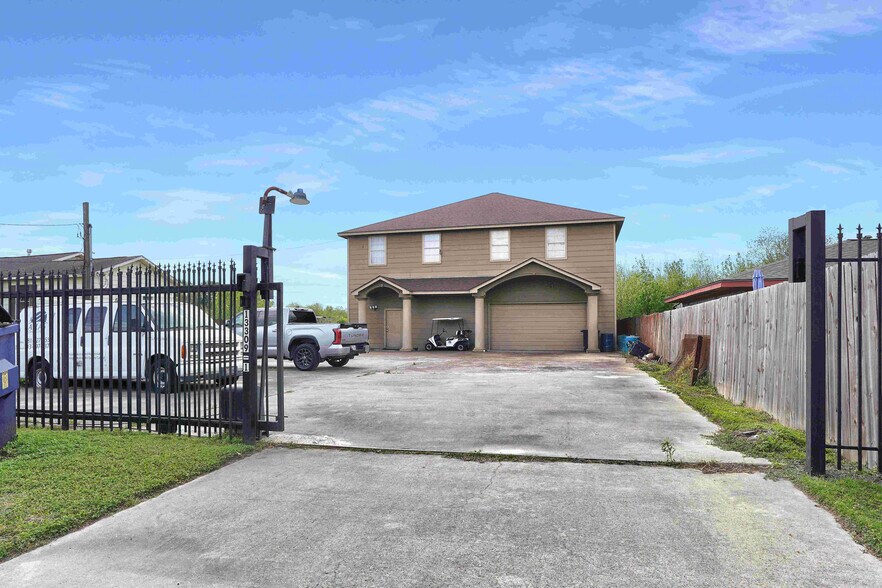 More Photos Of 13301 & 13309 Reeveston Road, Houston Land For Sale