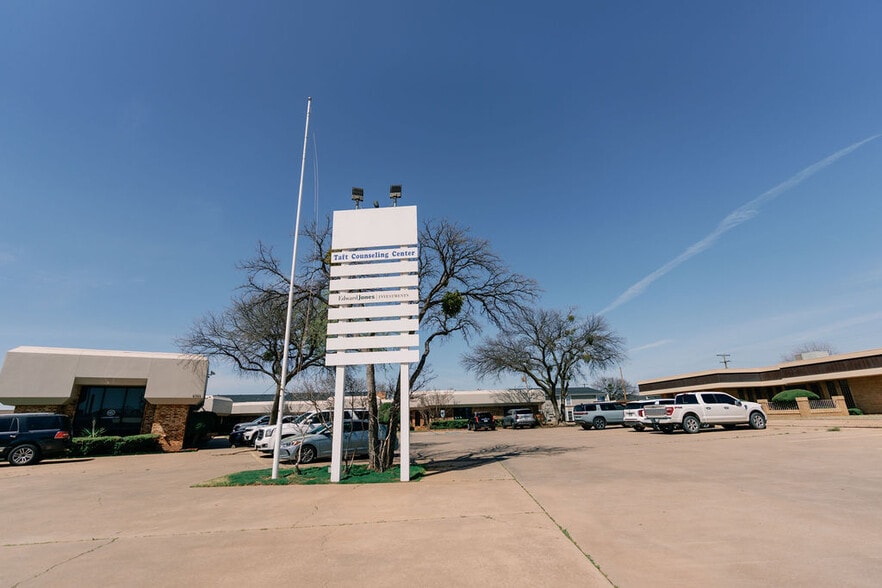 More Photos Of 4722 Taft Blvd, Wichita Falls Medical For Lease