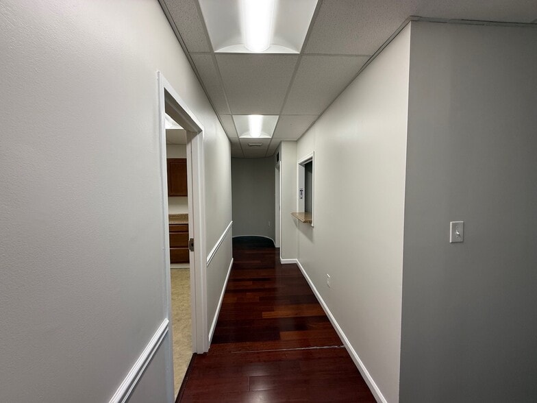 More Photos Of 3301 Woodburn Rd, Annandale Medical For Lease