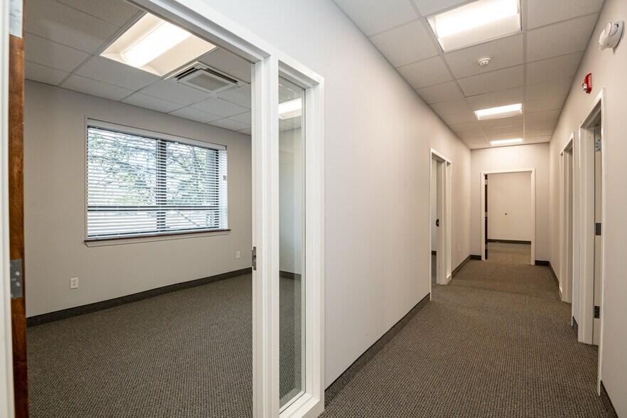 More Photos Of 607 North Ave, Wakefield Office For Lease