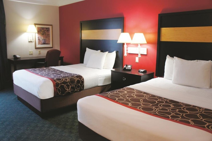 More Photos Of 415 Fm 1960 Rd E, Houston Hotel For Sale