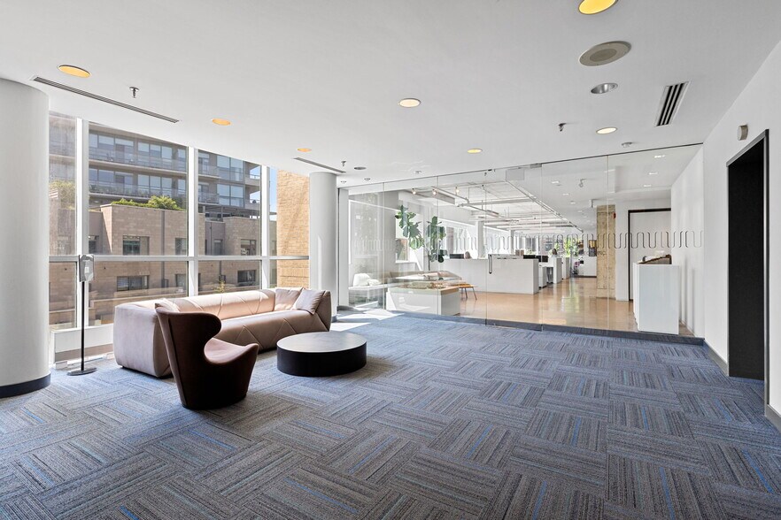 More Photos Of 160 Pears Ave, Toronto Office For Lease