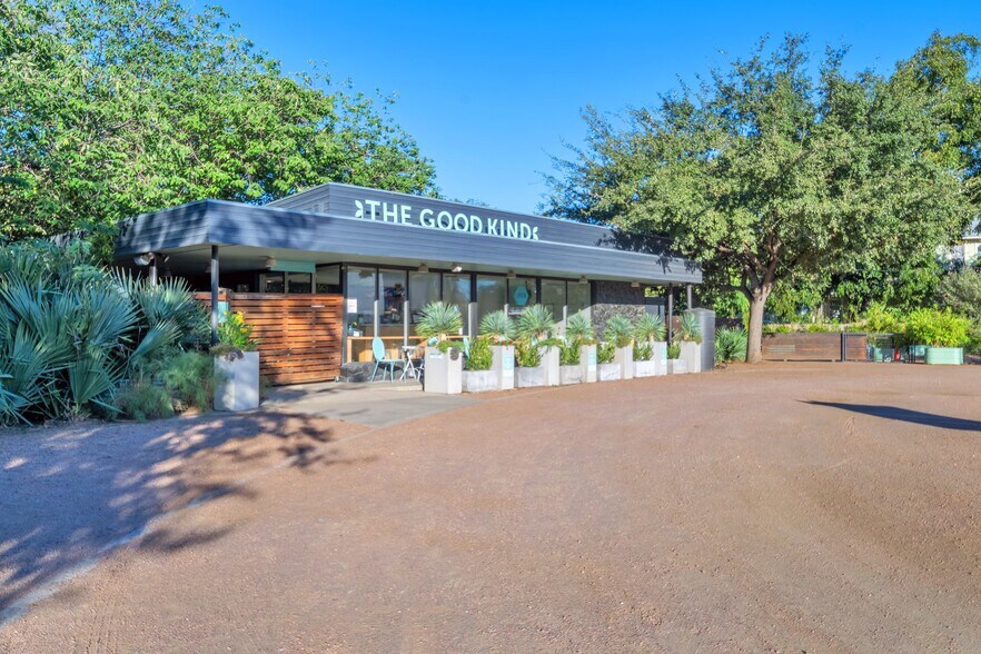 More Photos Of 1127 S St Marys St, San Antonio Restaurant For Sale