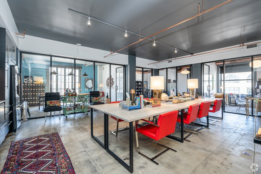 More Photos Of 521-527 W 7th St, Los Angeles Coworking Space