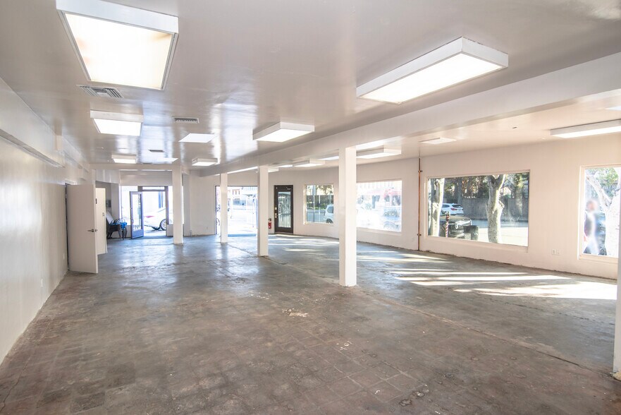 More Photos Of 4021-4029 Radford Ave, Studio City Auto Repair For Lease