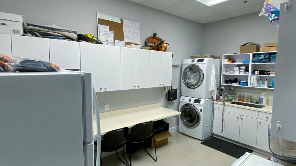 More Photos Of 3200-3600 SE Federal Hwy, Stuart Unknown For Lease