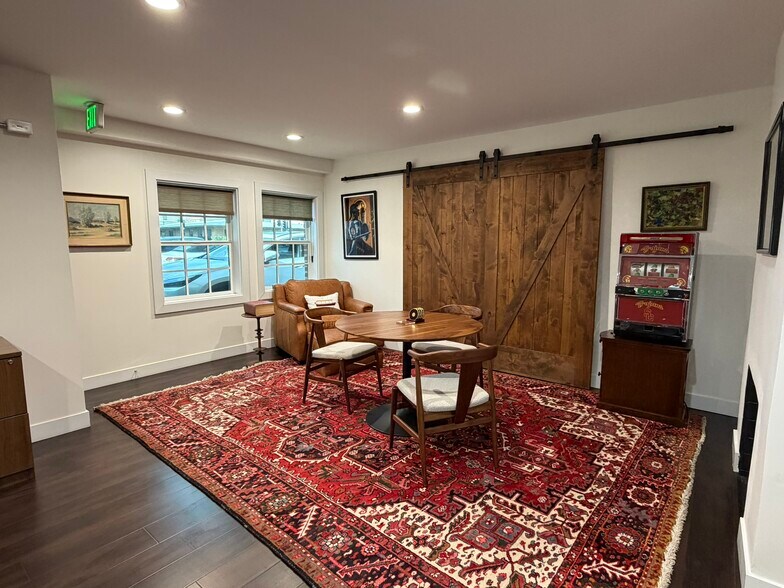 More Photos Of 390 E Walnut St, Pasadena Office For Lease