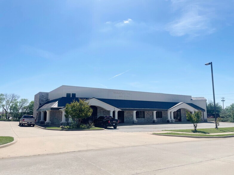More Photos Of 1202 Brookview Dr, Ardmore Storefront Retail Office For Sale