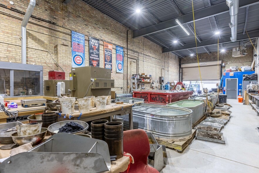 More Photos Of 2945 W Harrison St, Chicago Office For Sale