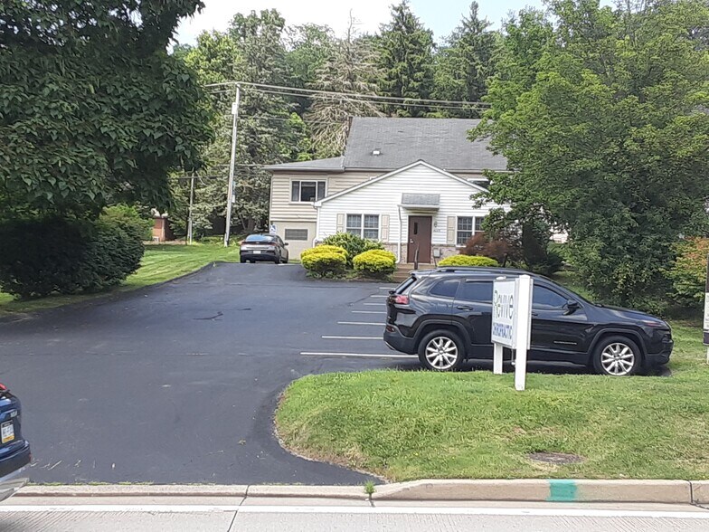 More Photos Of 4028 William Penn Hwy, Murrysville Office For Sale