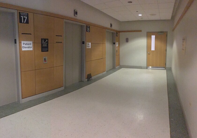 More Photos Of 901-934 Center St, Elgin Hospital For Sale