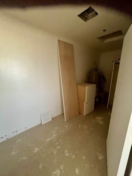 More Photos Of 1270 E Riverside St, Shafter Service For Sale