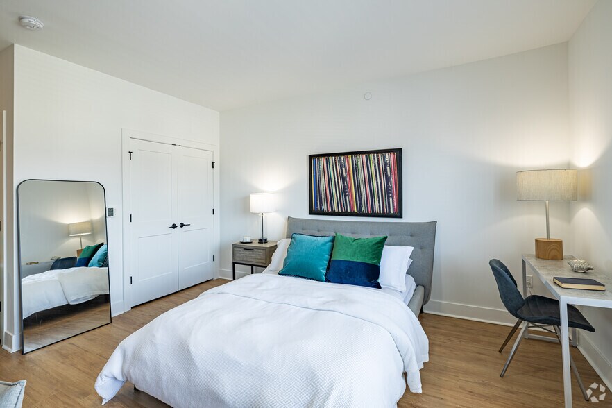 More Photos Of 1 E Main St, Bound Brook Apartments For Lease