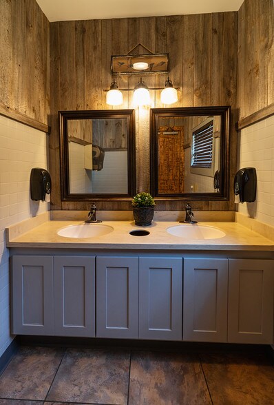 More Photos Of 380 S Lawson Dr, Green Lake Restaurant For Sale