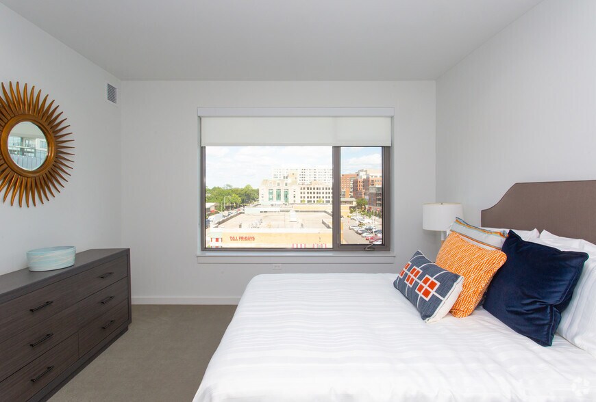 More Photos Of 1133 South Blvd, Oak Park Apartments For Lease